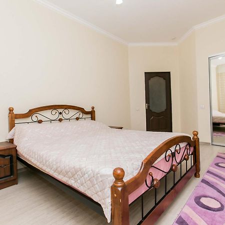 Apartament Spatios In Complex Residential คีชีเนา ภายนอก รูปภาพ