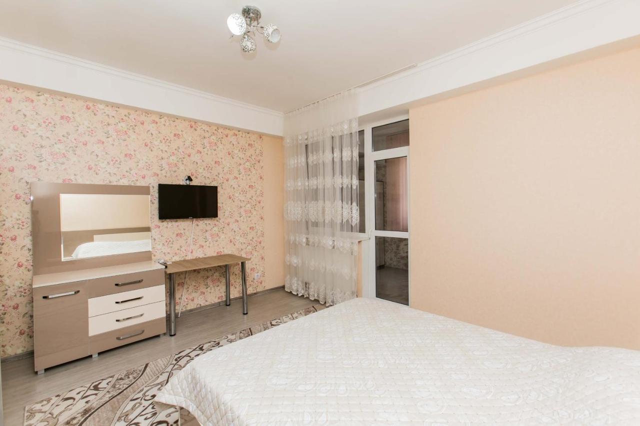 Apartament Spatios In Complex Residential คีชีเนา ภายนอก รูปภาพ