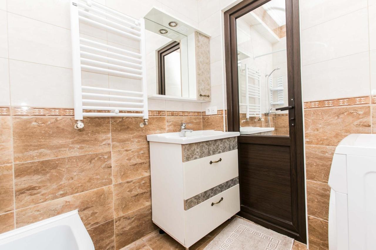 Apartament Spatios In Complex Residential คีชีเนา ภายนอก รูปภาพ