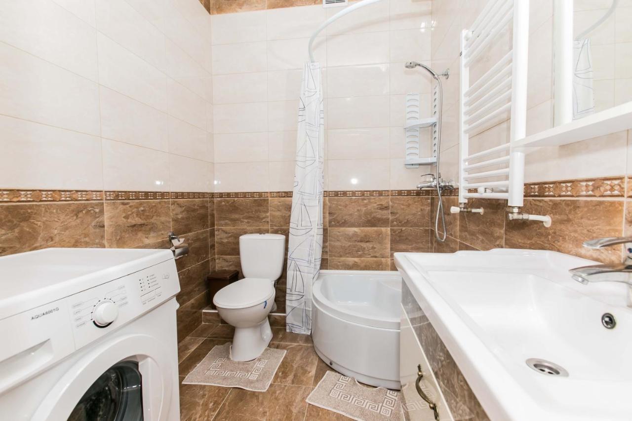 Apartament Spatios In Complex Residential คีชีเนา ภายนอก รูปภาพ