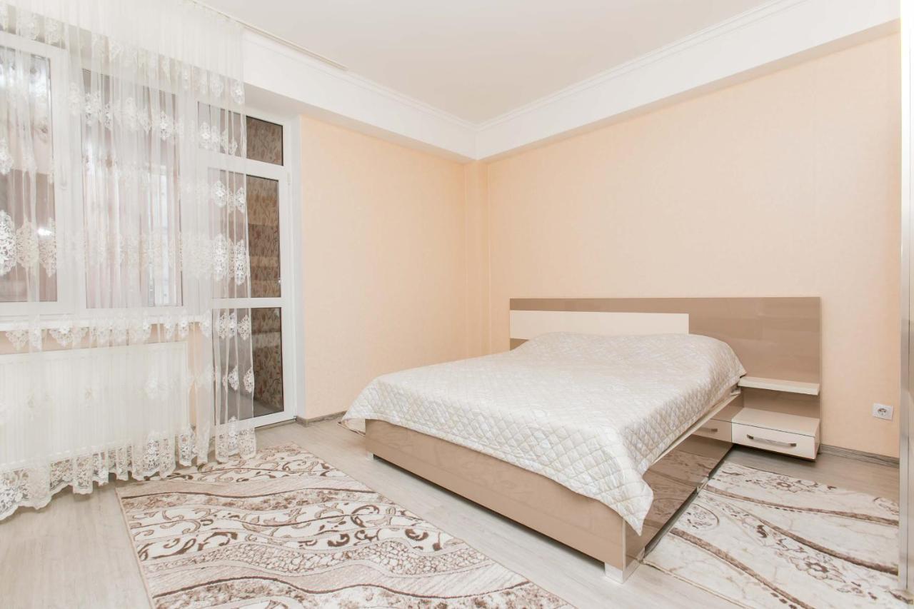 Apartament Spatios In Complex Residential คีชีเนา ภายนอก รูปภาพ