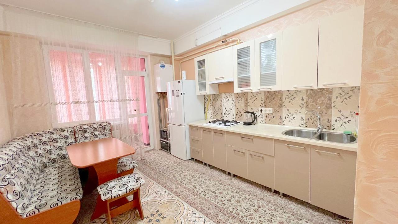 Apartament Spatios In Complex Residential คีชีเนา ภายนอก รูปภาพ